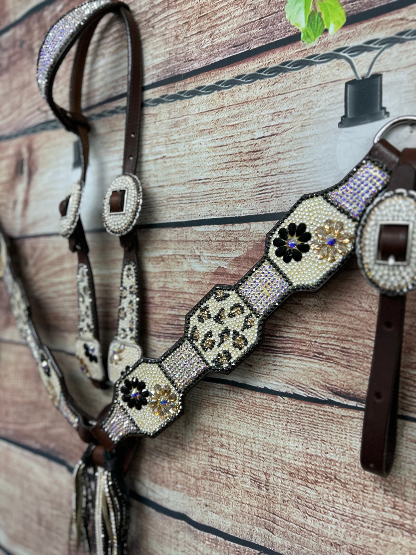 Petals and Leopard Square Set