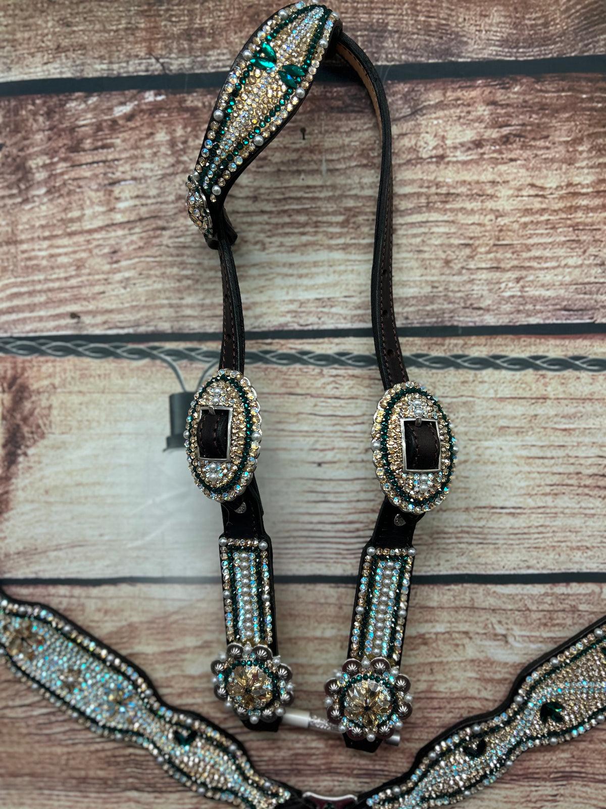 The Esmeralda Emerald FW one ear set