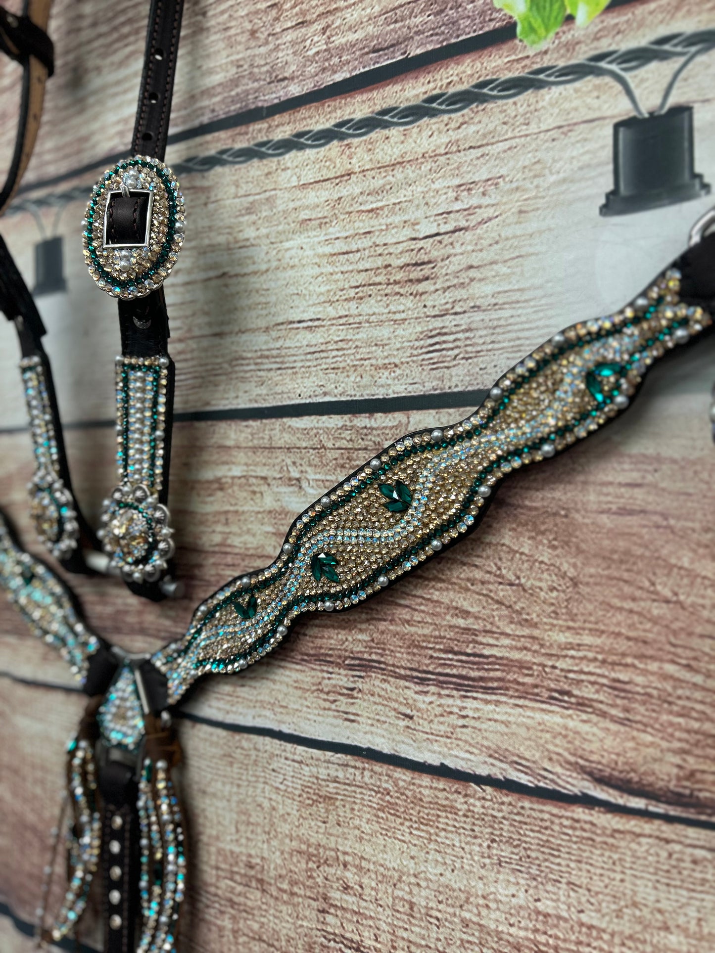The Esmeralda Emerald FW one ear set